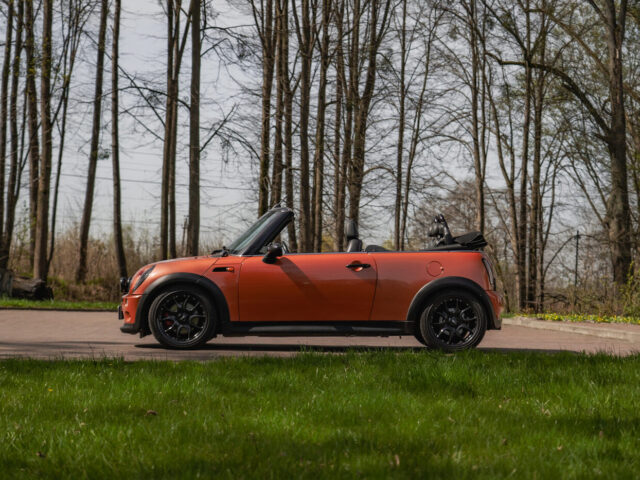 Прокат Mini Cooper S Cabrio (оранжевый, 2005) — аренда авто в Калининграде