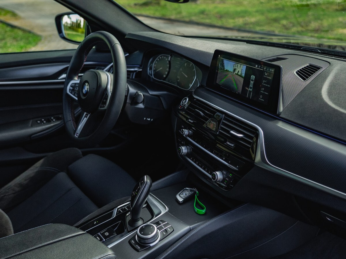 BMW 520d G30 2020 — аренда авто в Калининграде — фото 10