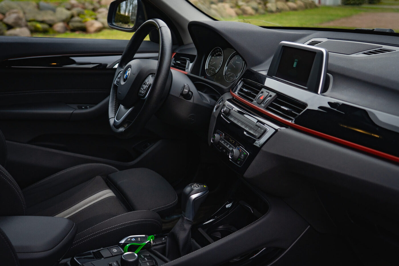 BMW x1d 2019 — аренда авто в Калининграде — фото 9
