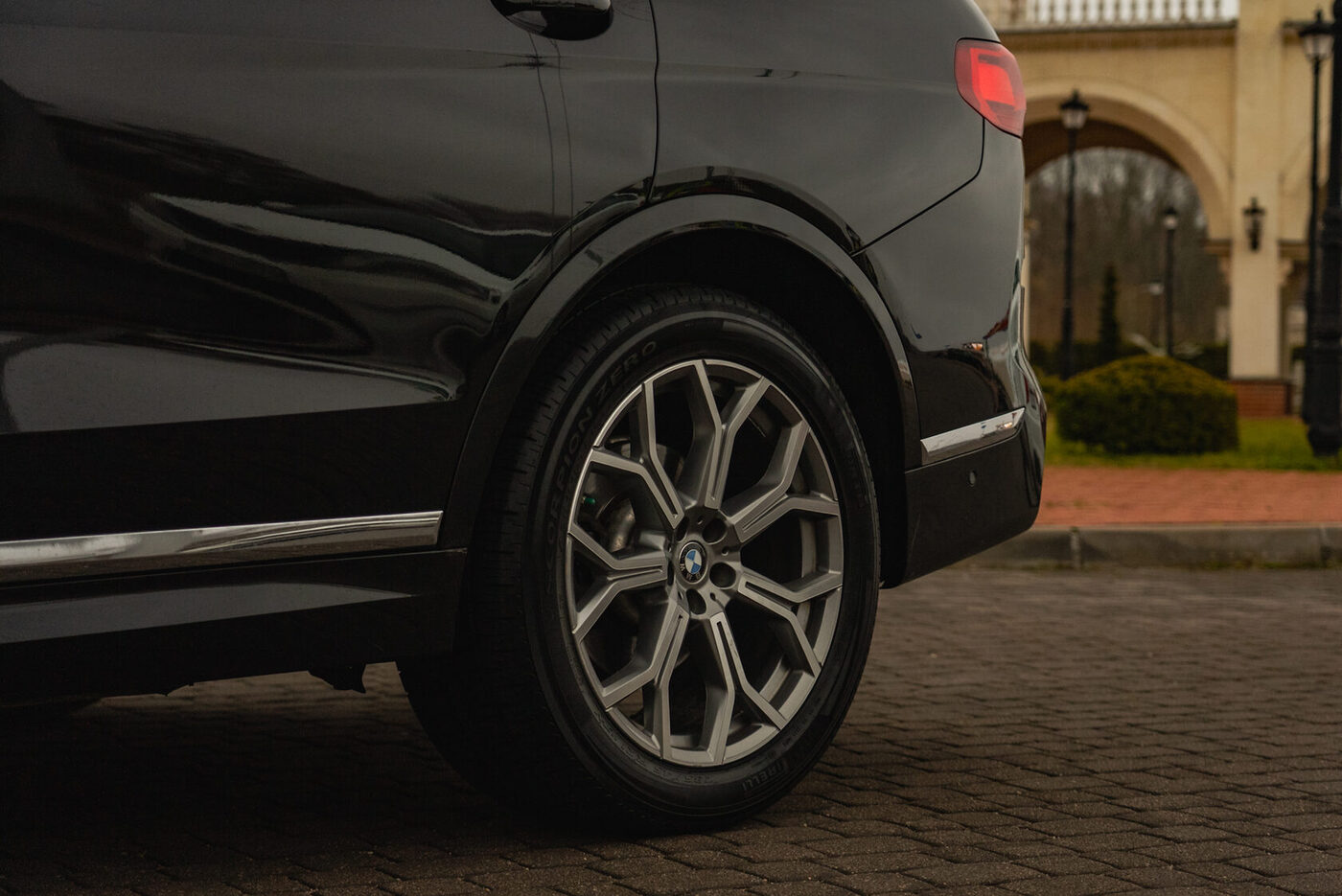 BMW X7 2021 — аренда авто в Калининграде — фото 11