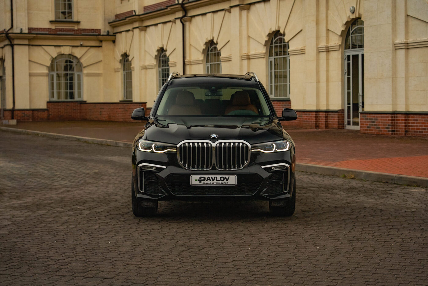 BMW X7 2021 — аренда авто в Калининграде — фото 5