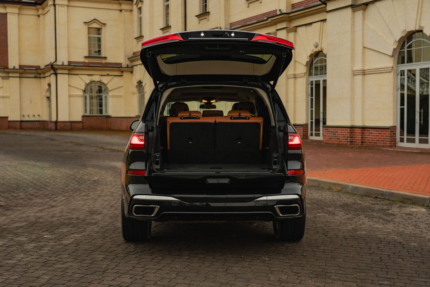 BMW X7 2021 — аренда авто в Калининграде — фото 12