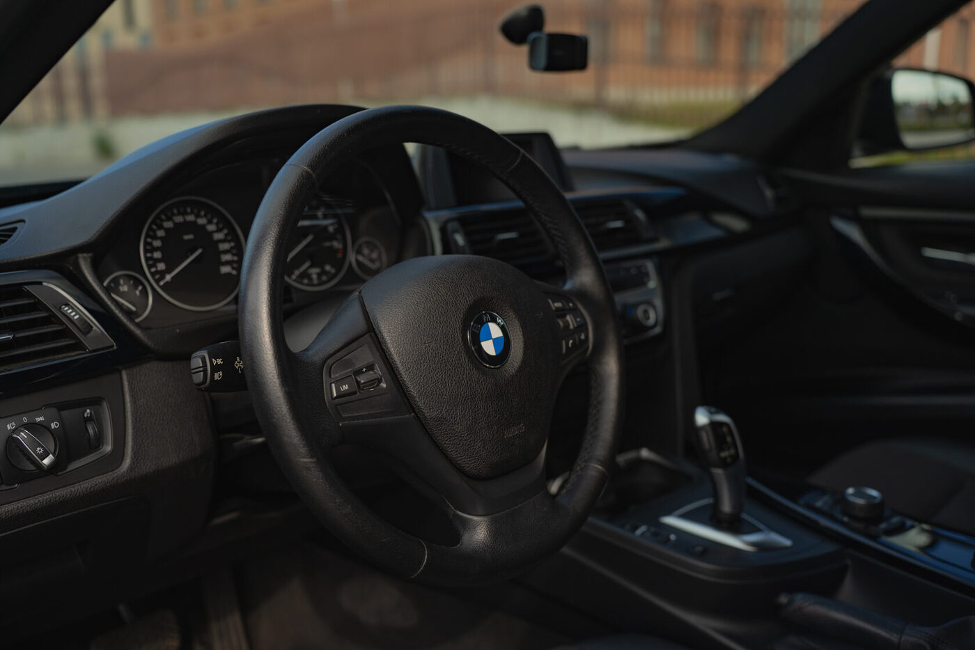 BMW 3 F30 2015 — аренда авто в Калининграде — фото 9