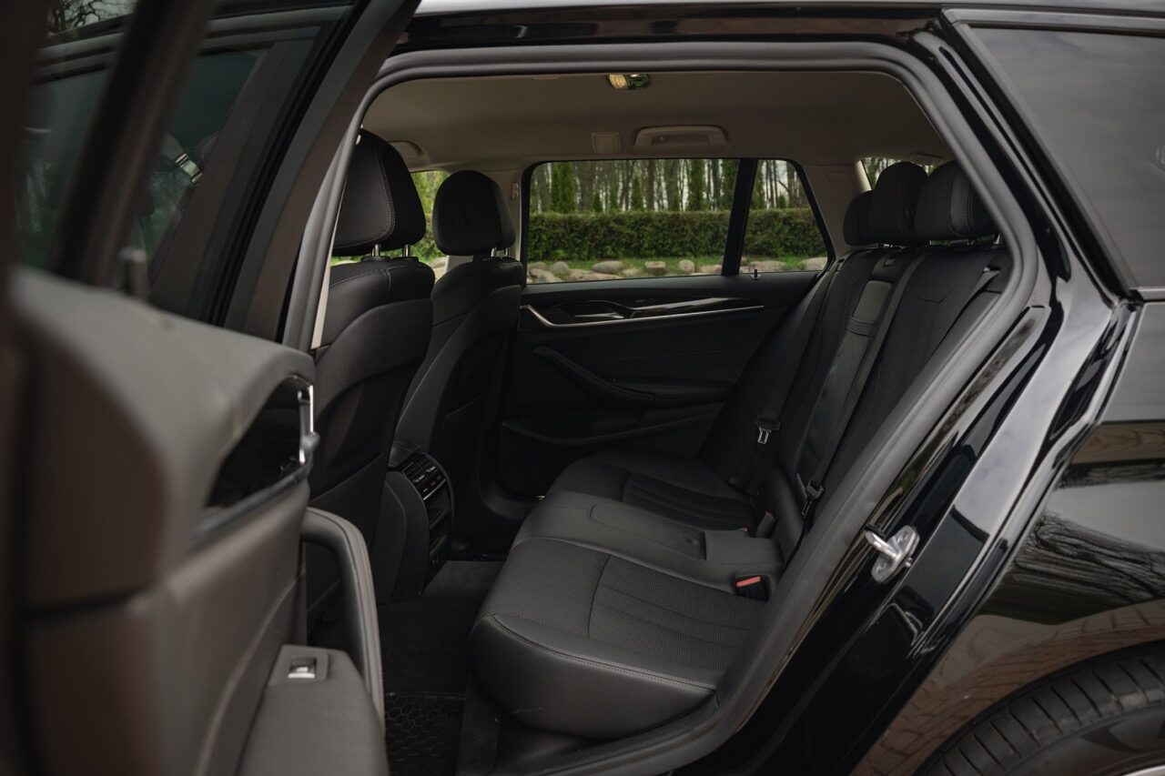 BMW 520d G31 2018 — аренда авто в Калининграде — фото 12
