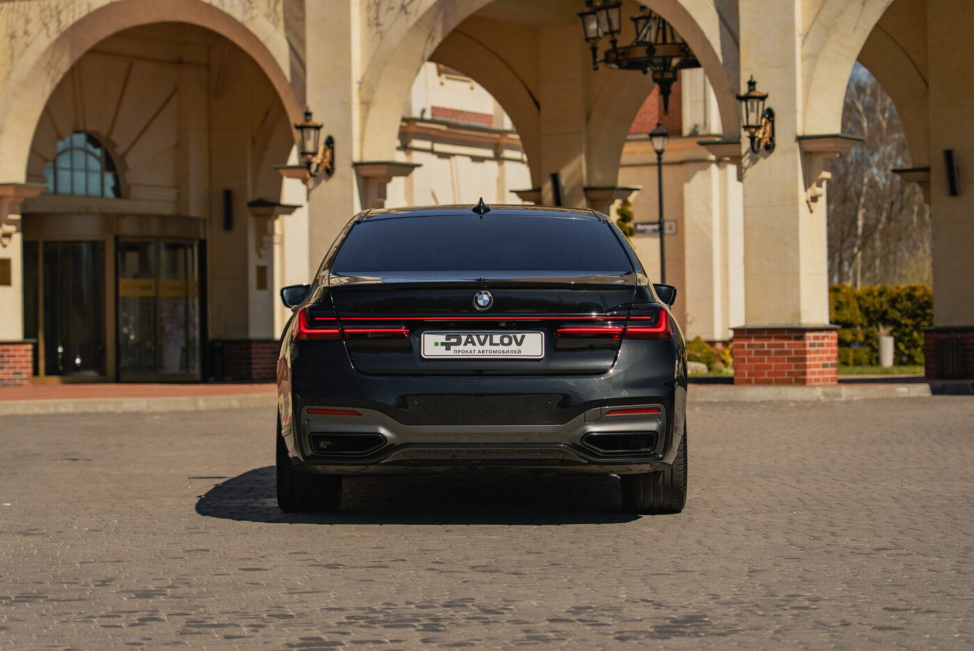 BMW 730d 2019 — аренда авто в Калининграде — фото 11