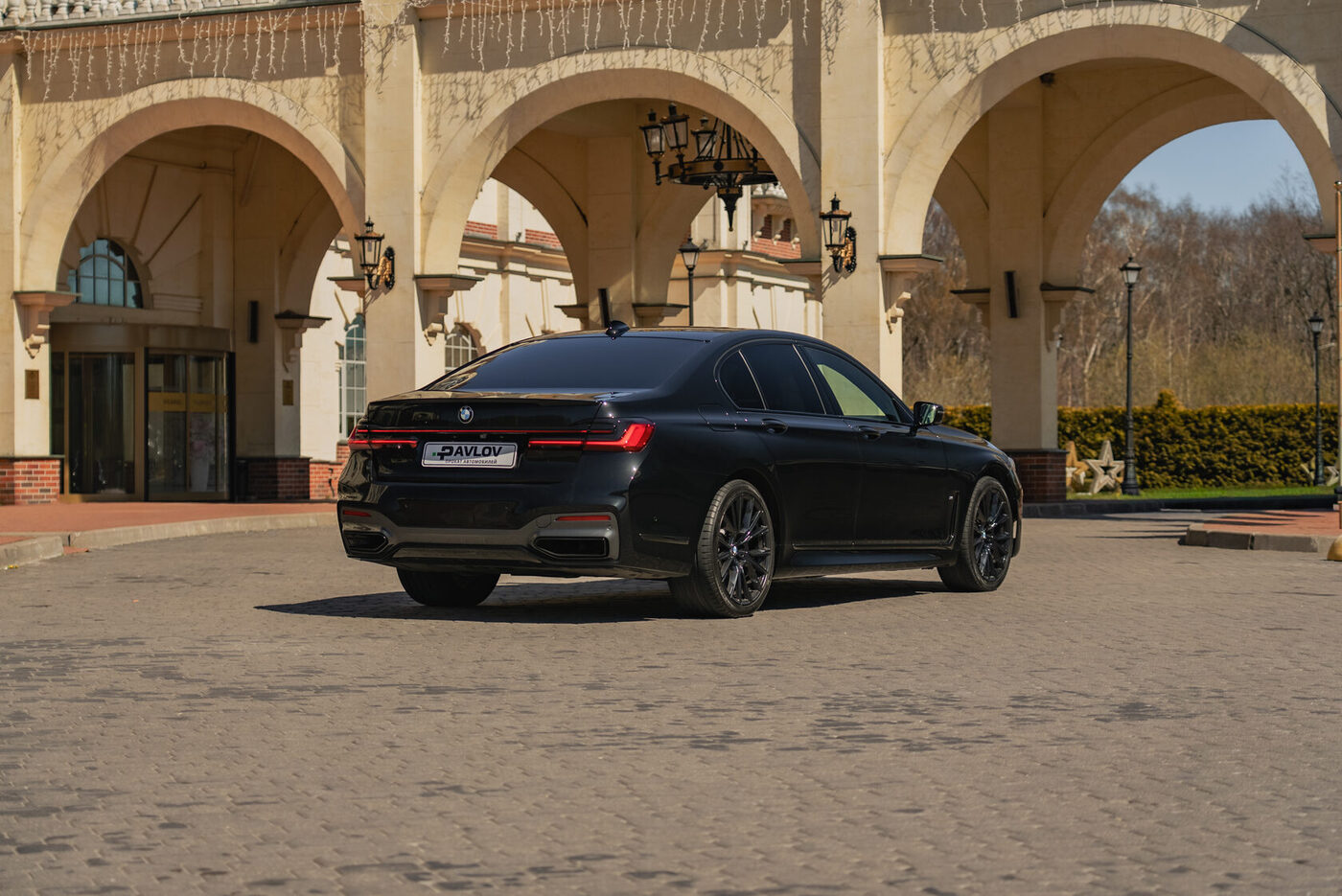 BMW 730d 2019 — аренда авто в Калининграде — фото 10