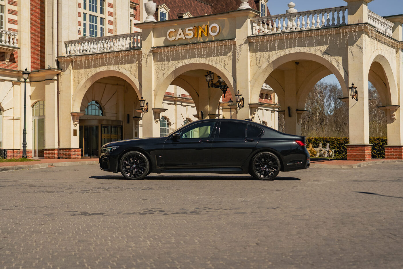 BMW 730d 2019 — аренда авто в Калининграде — фото 7