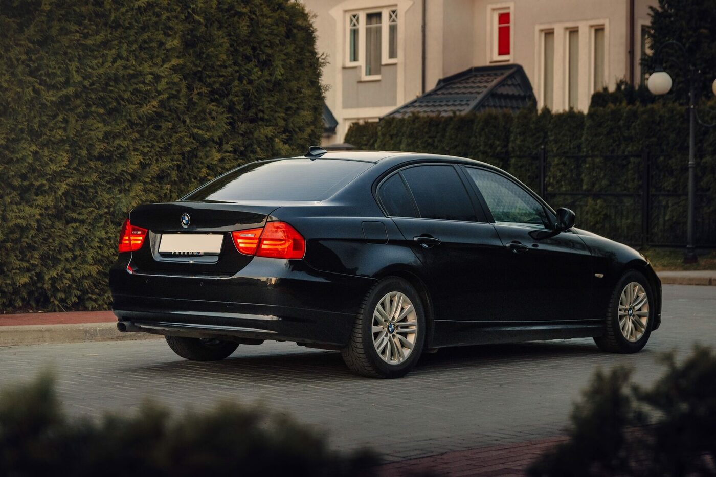 BMW 3 E90 2012 — аренда авто в Калининграде — фото 4