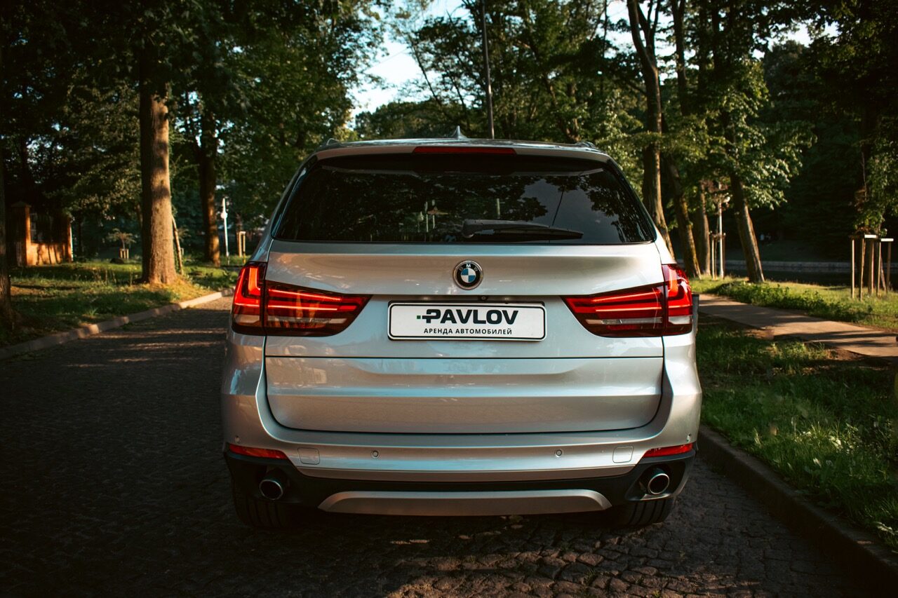 BMW X5 2017 — аренда авто в Калининграде — фото 4