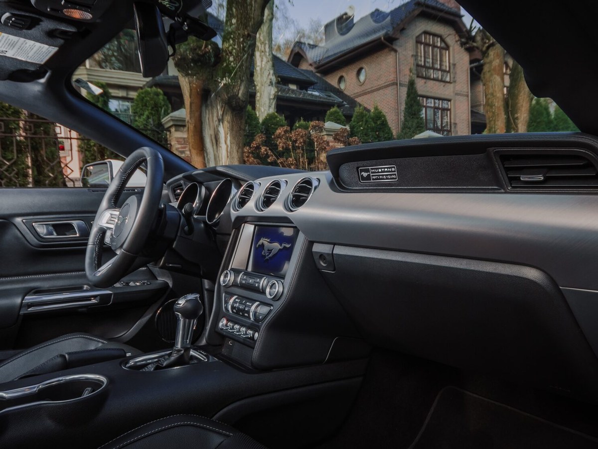 Ford Mustang cabrio 2021 — аренда авто в Калининграде — фото 12