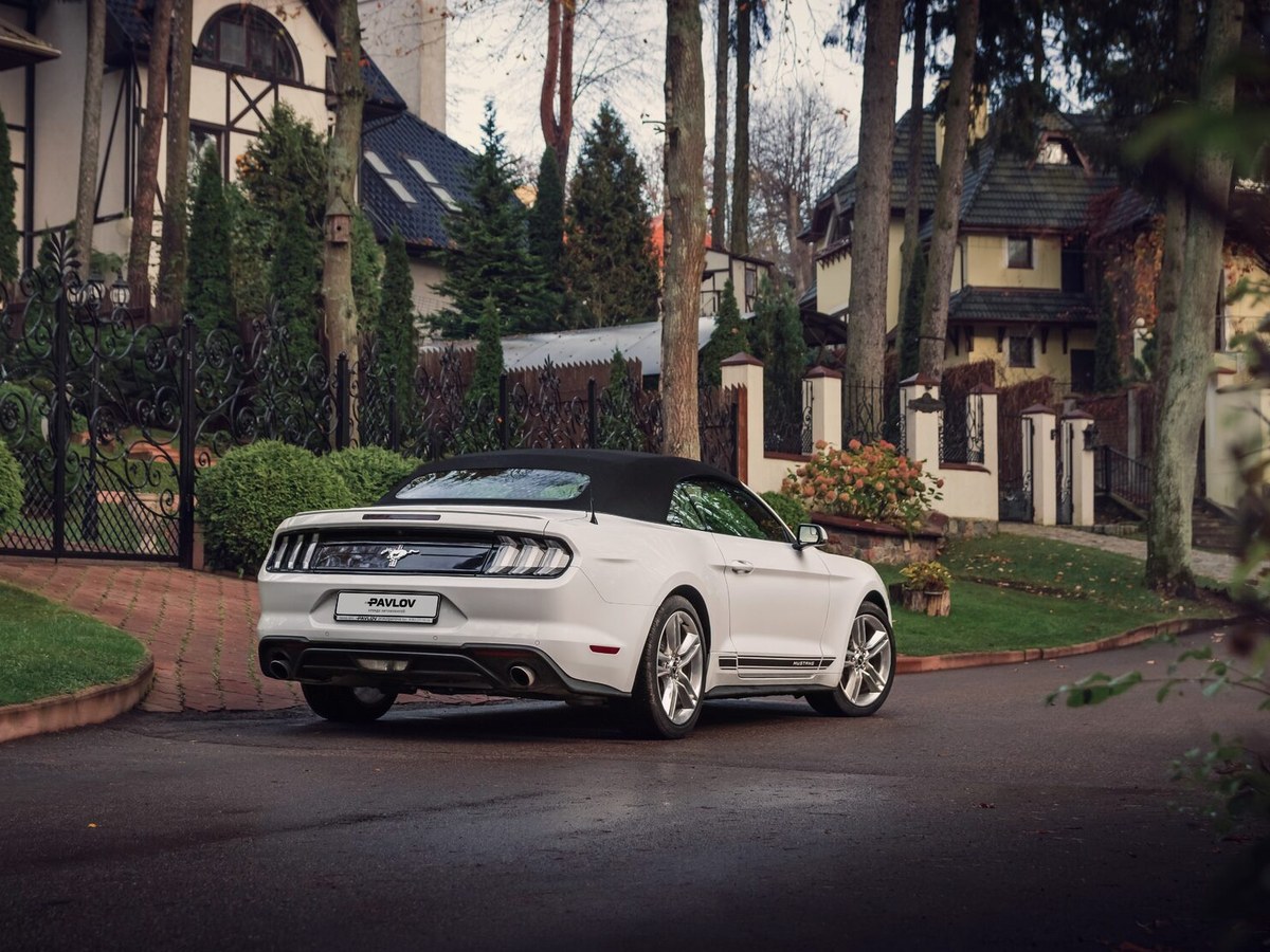 Ford Mustang cabrio 2021 — аренда авто в Калининграде — фото 2