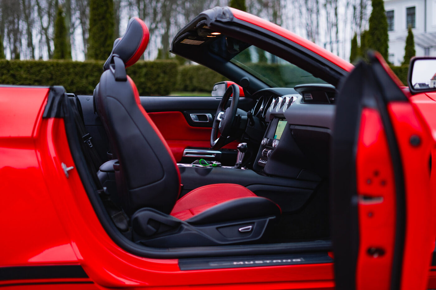 Ford Mustang cabrio 2019 — аренда авто в Калининграде — фото 3