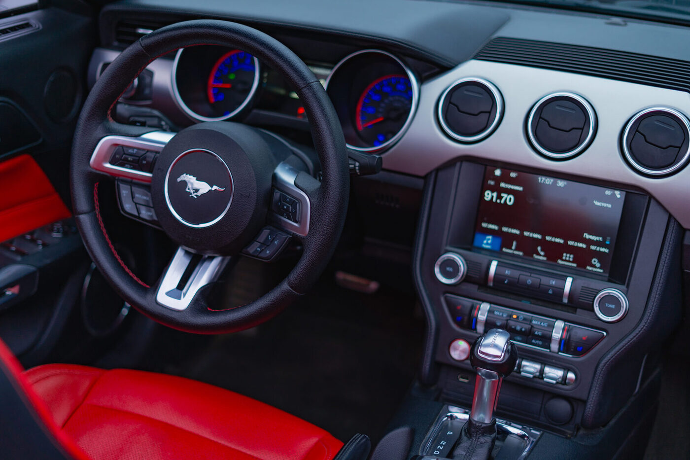 Ford Mustang cabrio 2019 — аренда авто в Калининграде — фото 18