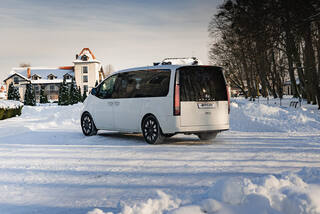 Прокат Hyundai Staria — аренда авто в Калининграде — фото 9