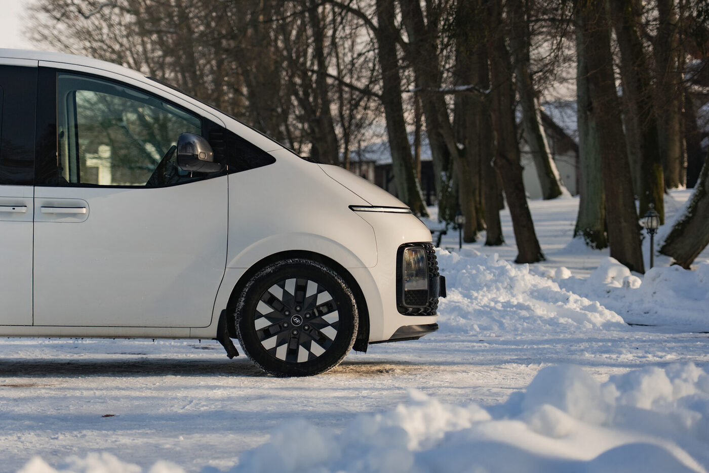 Hyundai Staria 2022 — аренда авто в Калининграде — фото 2