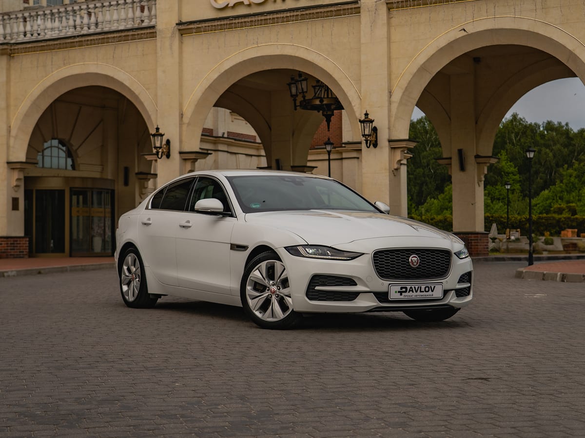 Прокат Jaguar XE — аренда авто в Калининграде