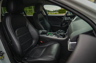 Прокат Jaguar XE — аренда авто в Калининграде — фото 16