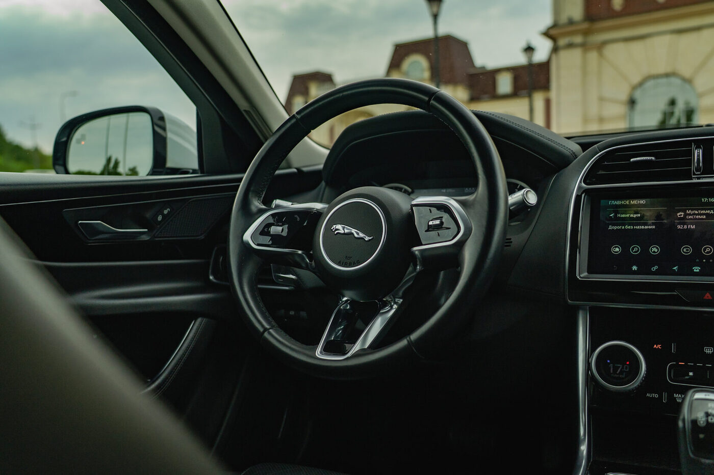 Jaguar XE 2021 — аренда авто в Калининграде — фото 25