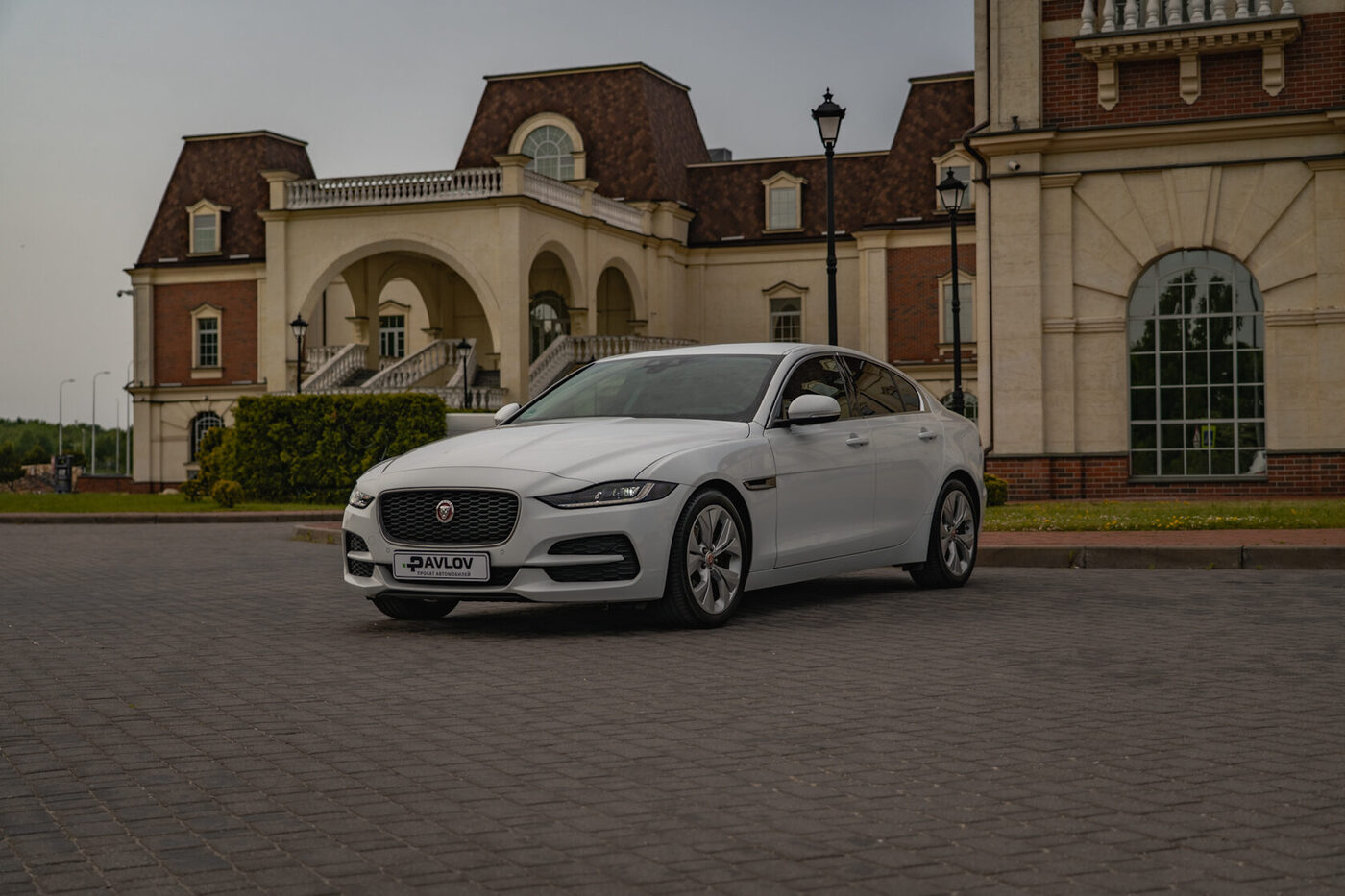 Jaguar XE 2021 — аренда авто в Калининграде — фото 2