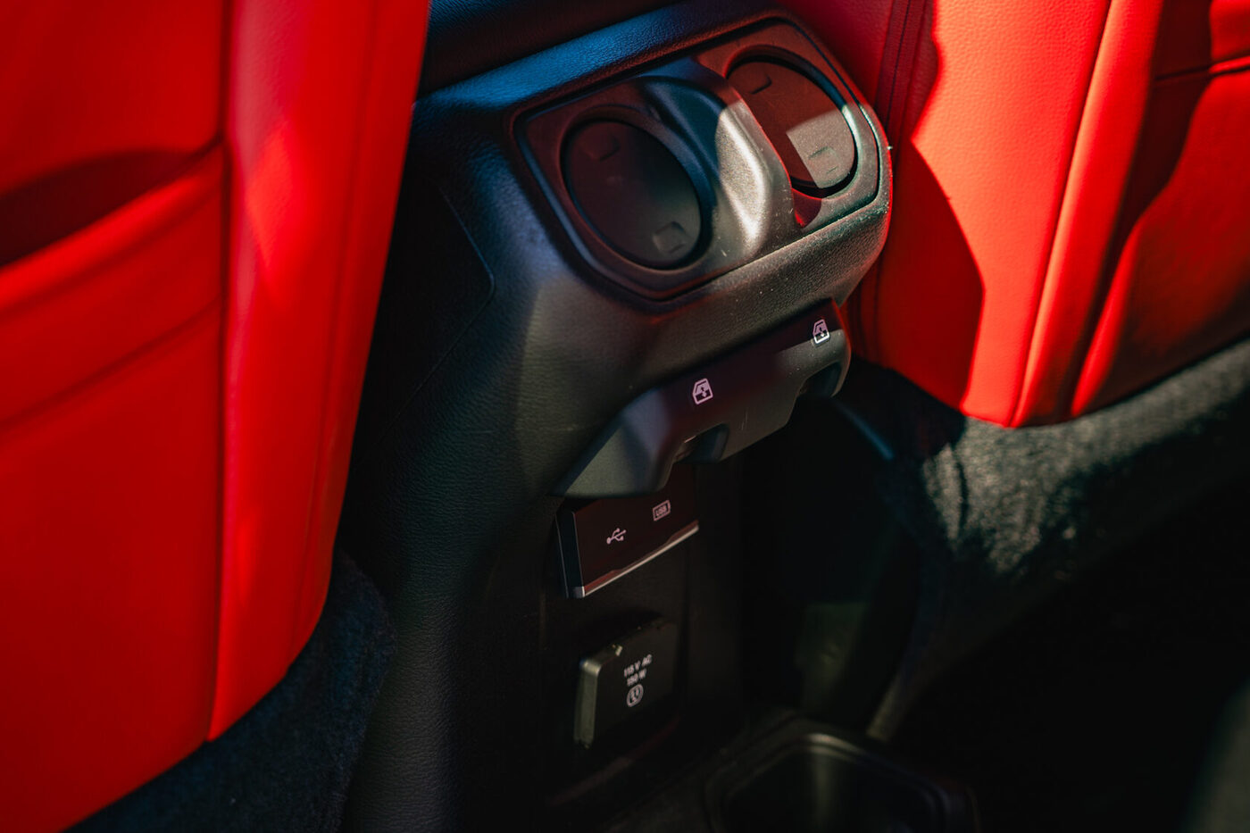 Jeep Wrangler cabrio 2019 — аренда авто в Калининграде — фото 12