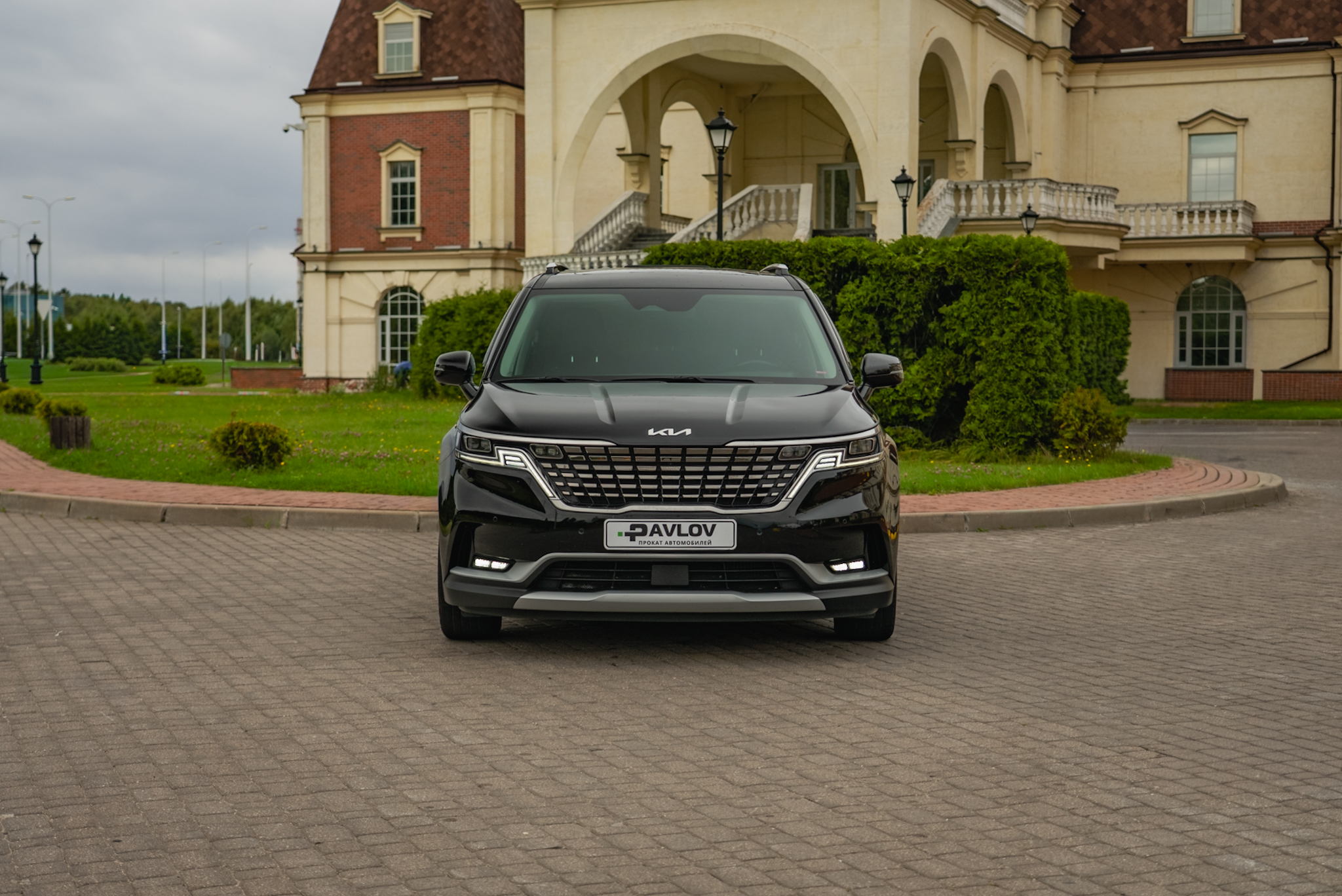 Прокат Kia Carnival (чёрный, 2021) — аренда авто в Калининграде — фото 3