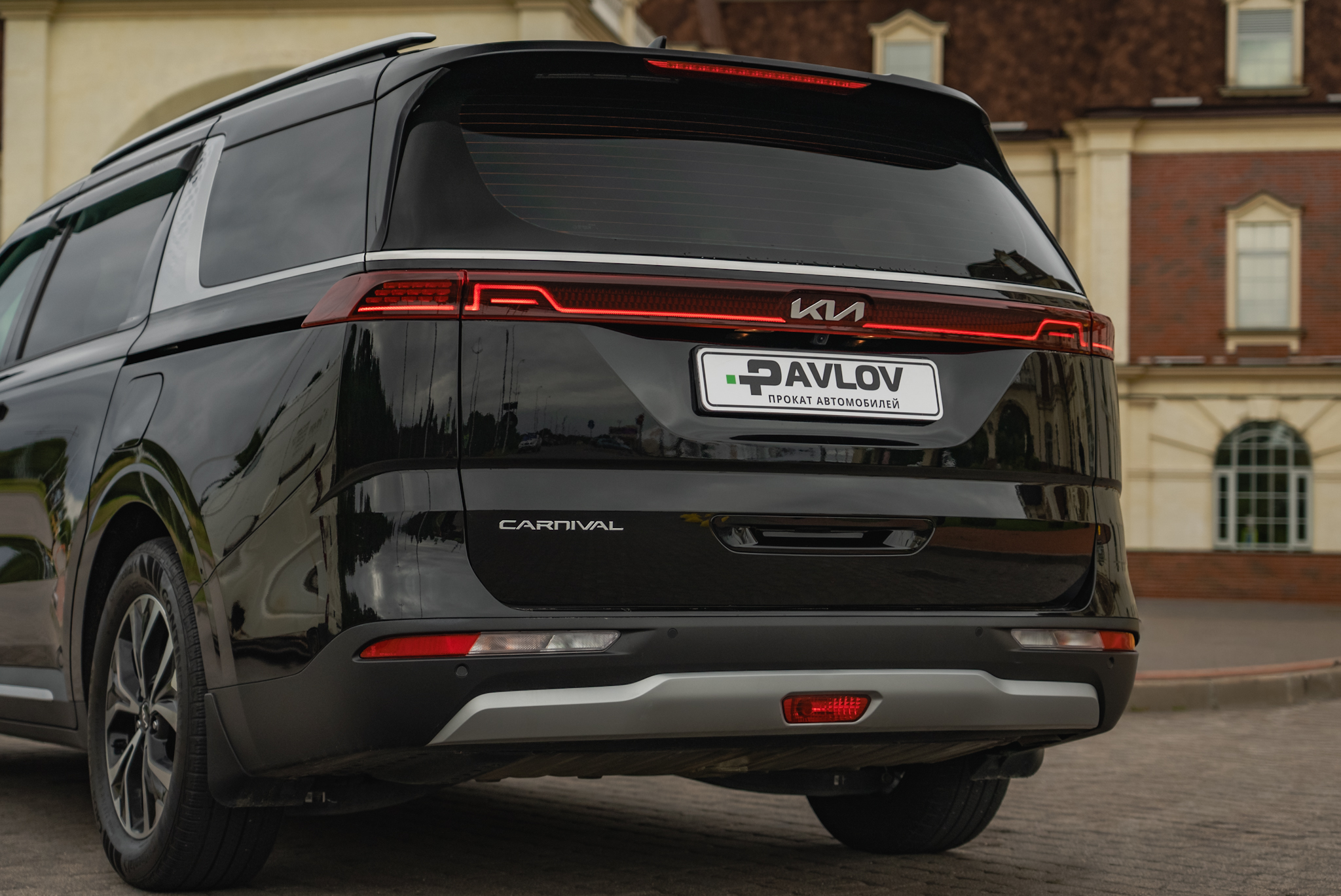 Прокат Kia Carnival (чёрный, 2021) — аренда авто в Калининграде — фото 6