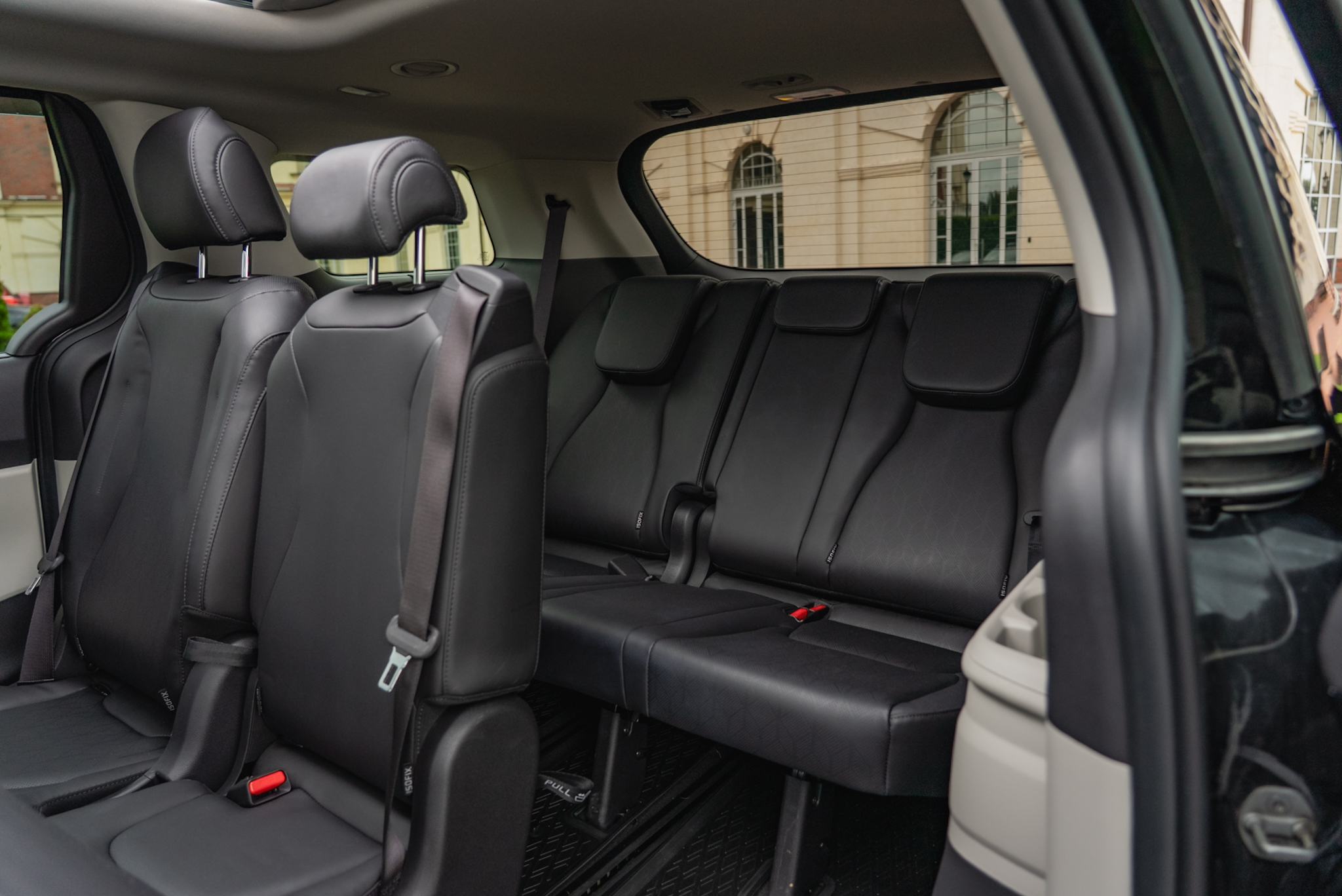 Прокат Kia Carnival (чёрный, 2021) — аренда авто в Калининграде — фото 13
