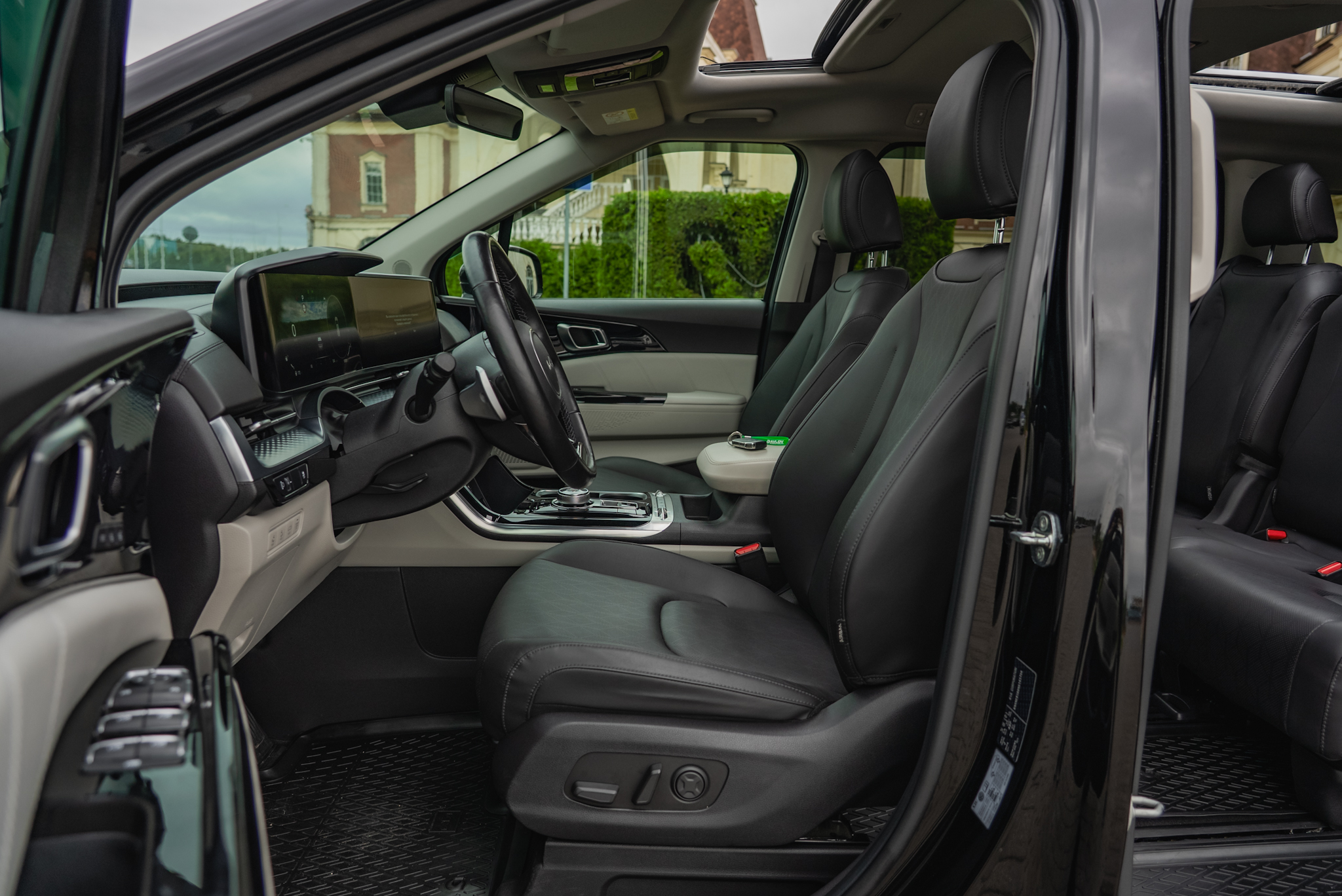 Прокат Kia Carnival (чёрный, 2021) — аренда авто в Калининграде — фото 15