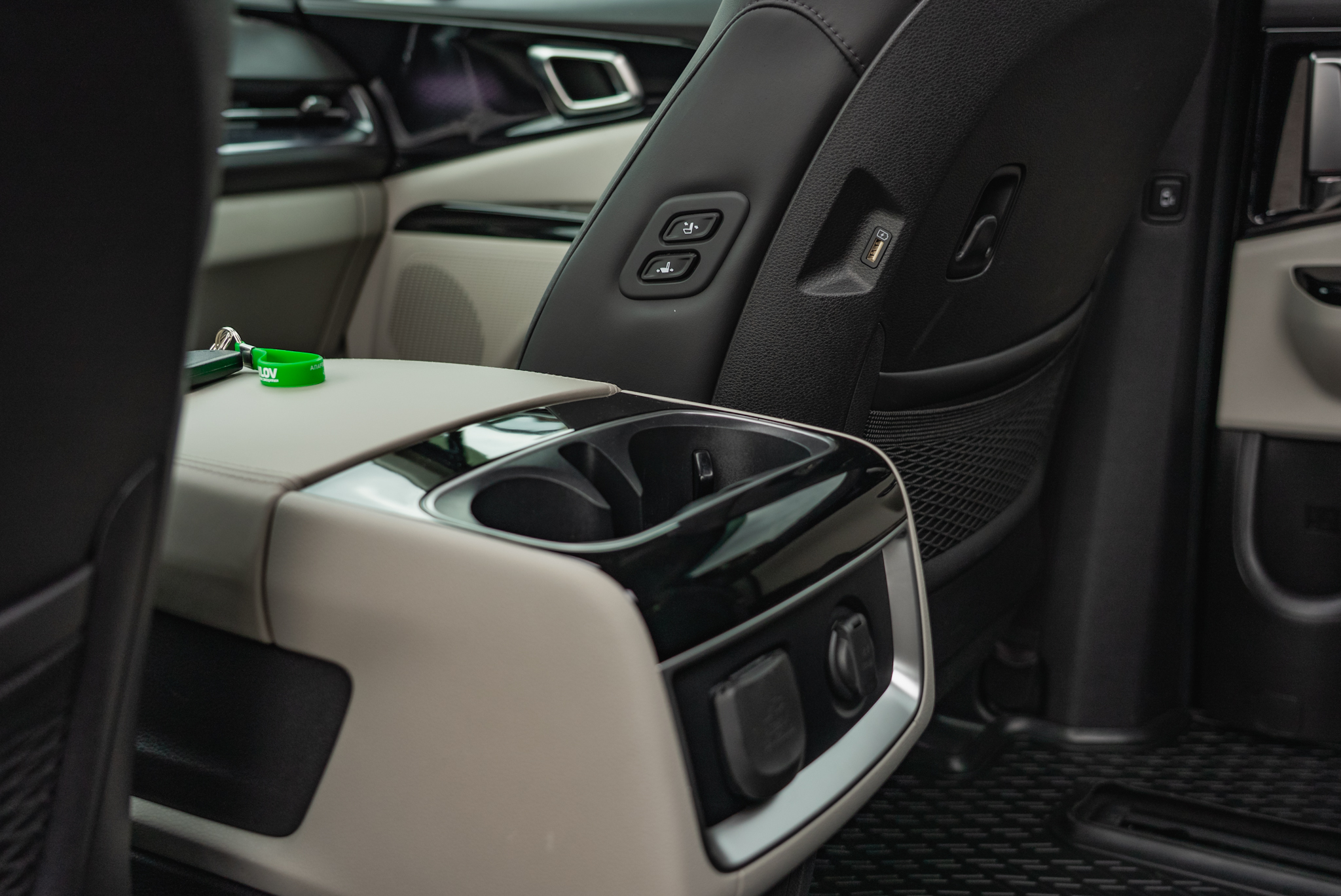 Прокат Kia Carnival (чёрный, 2021) — аренда авто в Калининграде — фото 19