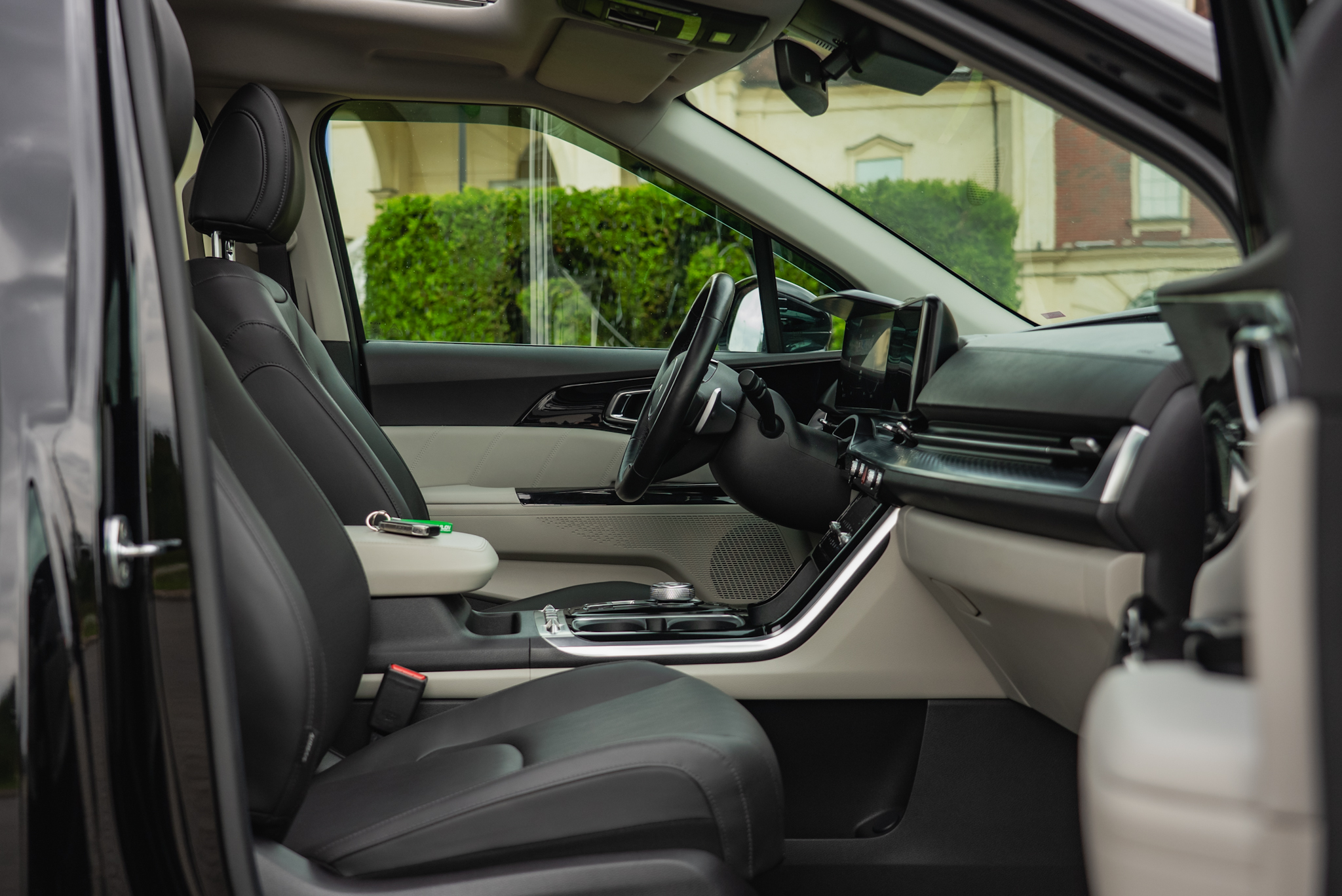 Прокат Kia Carnival (чёрный, 2021) — аренда авто в Калининграде — фото 22