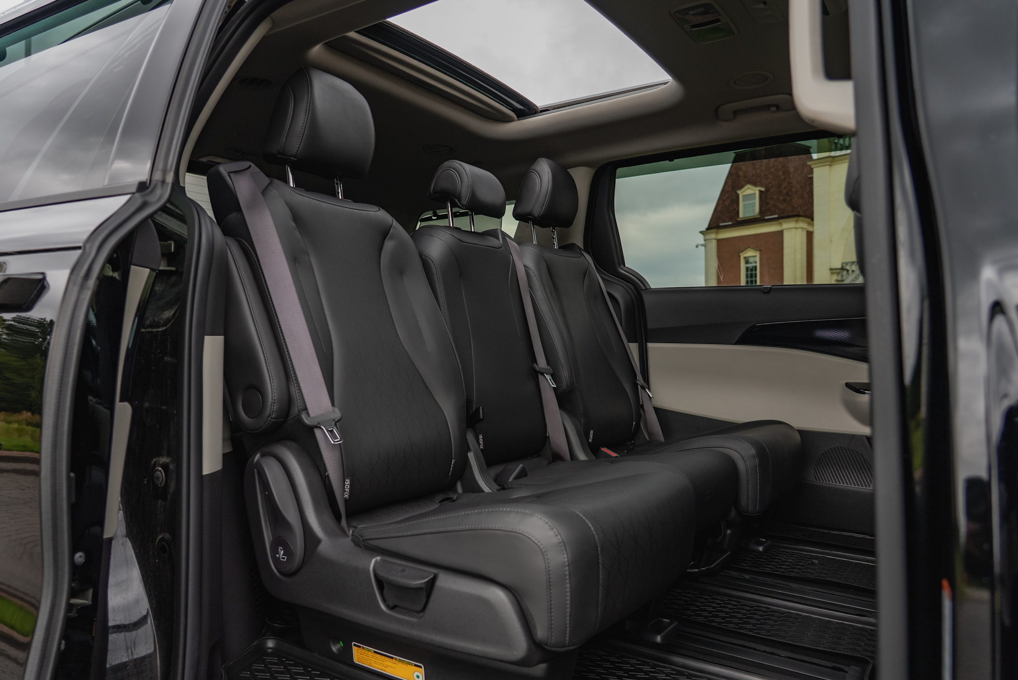 Прокат Kia Carnival (чёрный, 2021) — аренда авто в Калининграде — фото 24