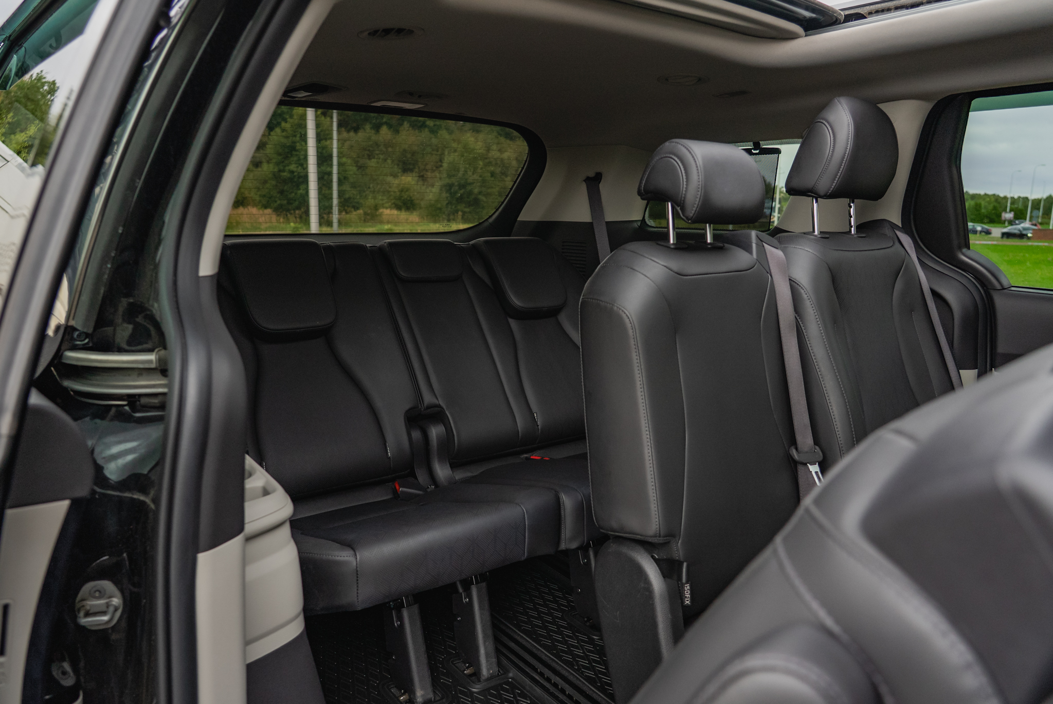 Прокат Kia Carnival (чёрный, 2021) — аренда авто в Калининграде — фото 25