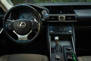 Прокат Lexus IS 200 — аренда авто в Калининграде — фото 17