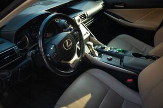 Прокат Lexus IS 200 — аренда авто в Калининграде — фото 14