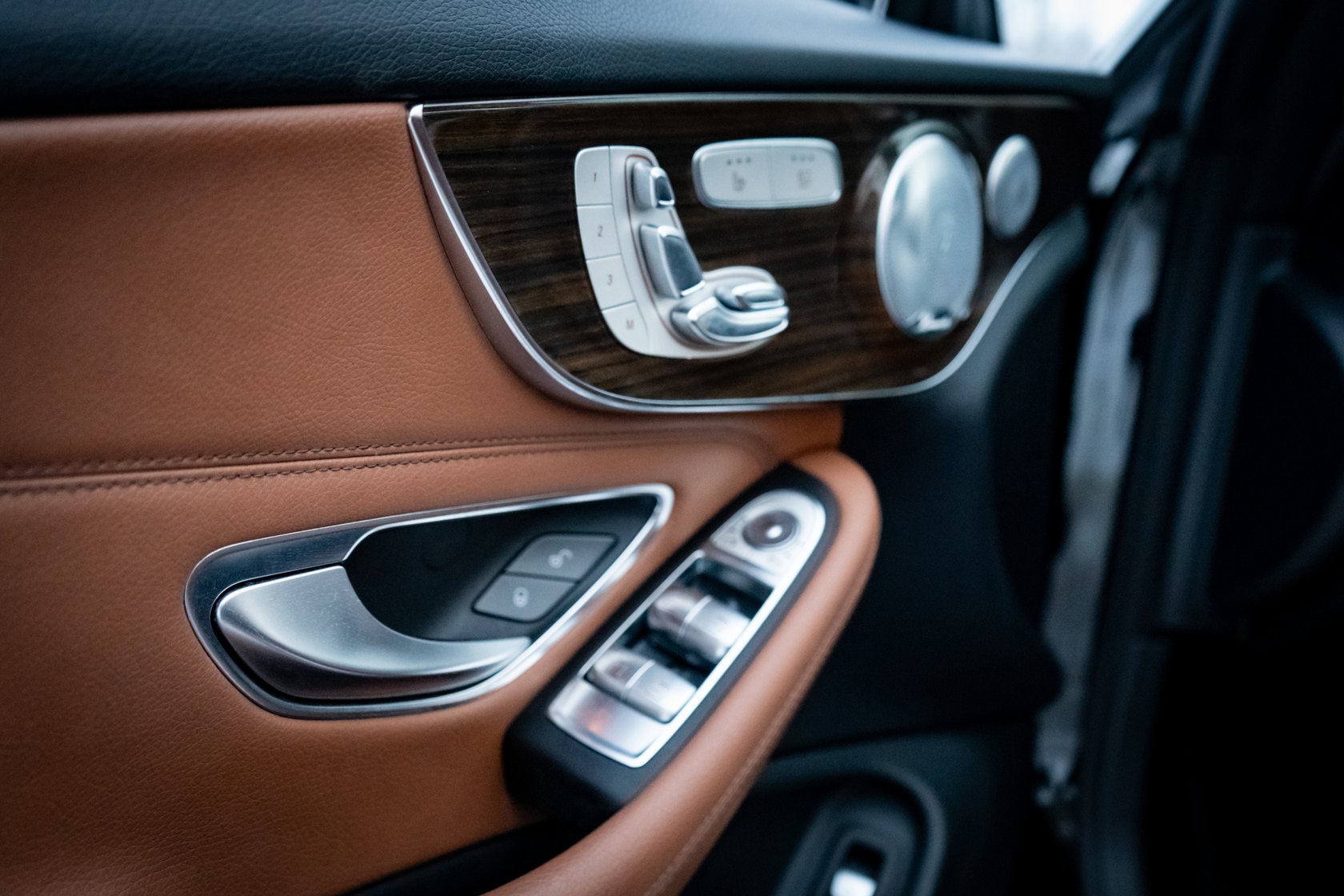 Mercedes-Benz C300 cabrio 2018 — аренда авто в Калининграде — фото 8