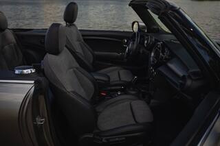 Прокат Mini Cooper Cabrio (серый, 2021) — аренда авто в Калининграде — фото 6