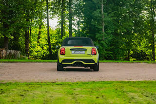 Прокат Mini Cooper Cabrio (жёлтый, 2023) — аренда авто в Калининграде — фото 16