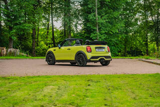 Прокат Mini Cooper Cabrio (жёлтый, 2023) — аренда авто в Калининграде — фото 13