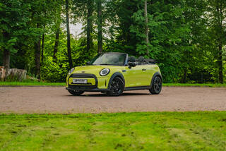 Прокат Mini Cooper Cabrio (жёлтый, 2023) — аренда авто в Калининграде — фото 2