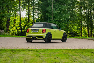 Прокат Mini Cooper Cabrio (жёлтый, 2023) — аренда авто в Калининграде — фото 15