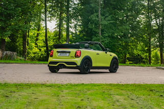 Прокат Mini Cooper Cabrio (жёлтый, 2023) — аренда авто в Калининграде — фото 14