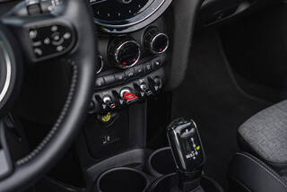 Прокат Mini Cooper Cabrio (жёлтый, 2023) — аренда авто в Калининграде — фото 29