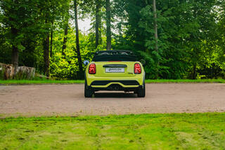 Прокат Mini Cooper Cabrio (жёлтый, 2023) — аренда авто в Калининграде — фото 17
