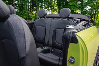 Прокат Mini Cooper Cabrio (жёлтый, 2023) — аренда авто в Калининграде — фото 27