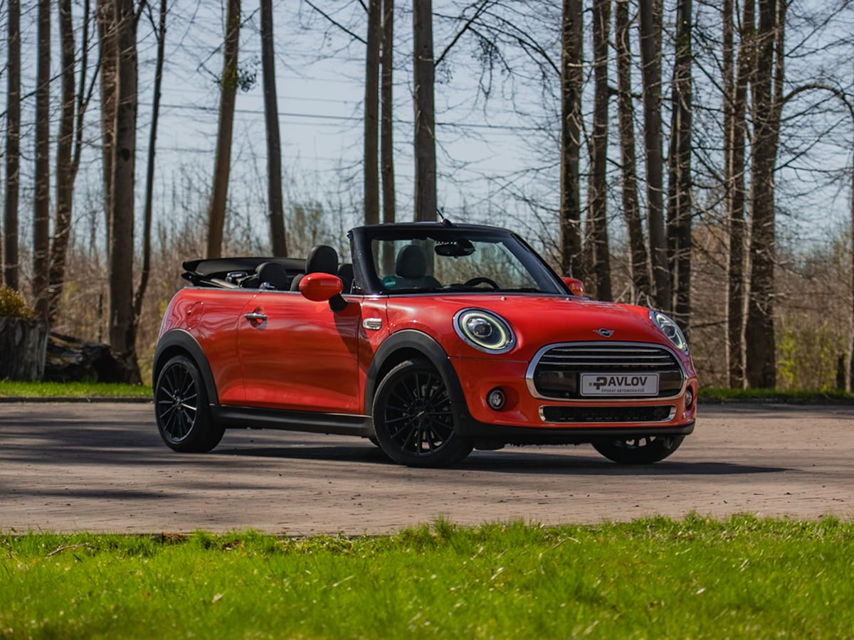 Прокат Mini Cooper Cabrio (красный, 2021) — аренда авто в Калининграде