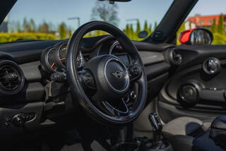 Прокат Mini Cooper Cabrio (красный, 2021) — аренда авто в Калининграде — фото 16