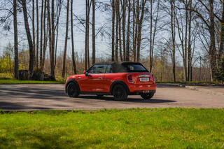 Прокат Mini Cooper Cabrio (красный, 2021) — аренда авто в Калининграде — фото 12