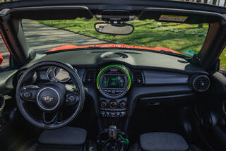 Прокат Mini Cooper Cabrio (красный, 2021) — аренда авто в Калининграде — фото 23