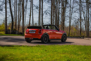 Прокат Mini Cooper Cabrio (красный, 2021) — аренда авто в Калининграде — фото 3