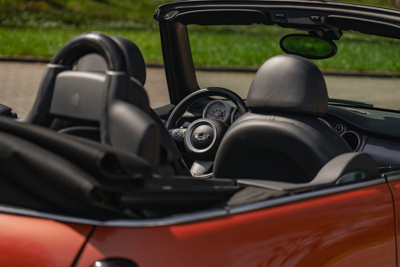 Mini Cooper s cabrio 2005 — аренда авто в Калининграде — фото 10